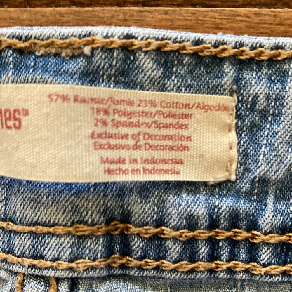 Stretchy Jeans - Picture 8 of 8